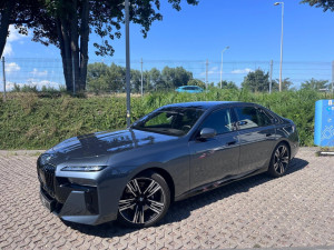 BMW 740