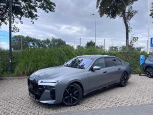 BMW 740