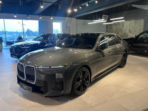BMW 740